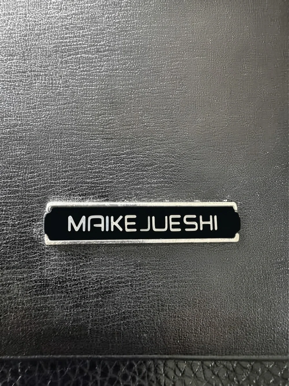 Maike Jueshi cowhide smooth & Pebbled leather Messenger/ Crossbody/briefcase EUC
